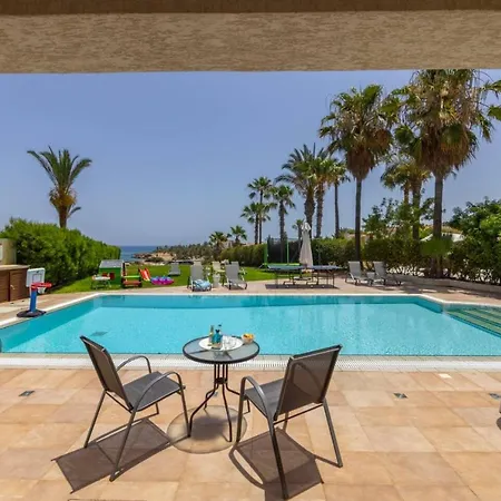 Sunnyvillas: 4br Seafront Villa*private Pool*bw44